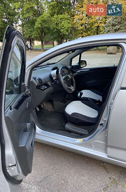 Хетчбек Chevrolet Spark 2011 в 