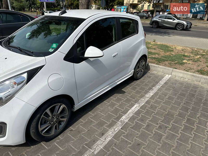Хэтчбек Chevrolet Spark 2015 в Херсоне фото 6 Хэтчбек Chevrolet Spark 2015 в Херсоне