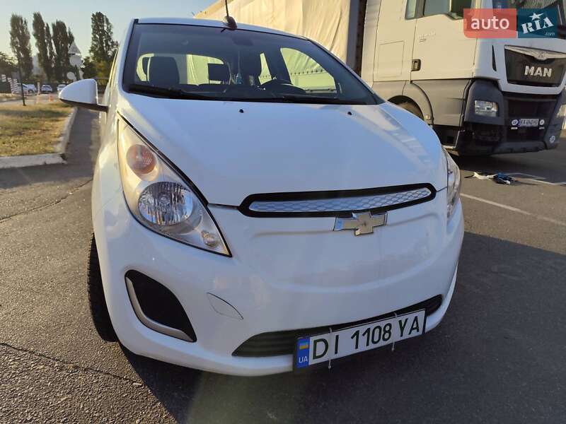 Хэтчбек Chevrolet Spark 2015 в Киеве