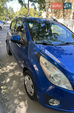 Хетчбек Chevrolet Spark 2010 в 