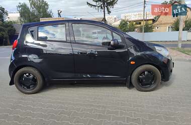 Хэтчбек Chevrolet Spark 2010 в 