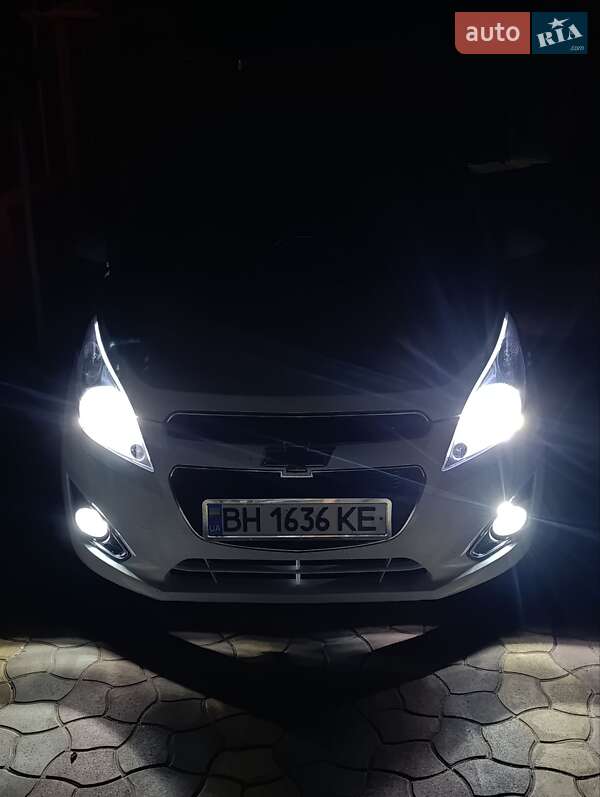 Хэтчбек Chevrolet Spark 2012 в Татарбунарах