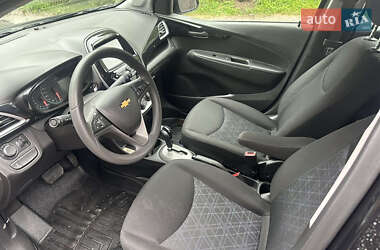 Хэтчбек Chevrolet Spark 2019 в 