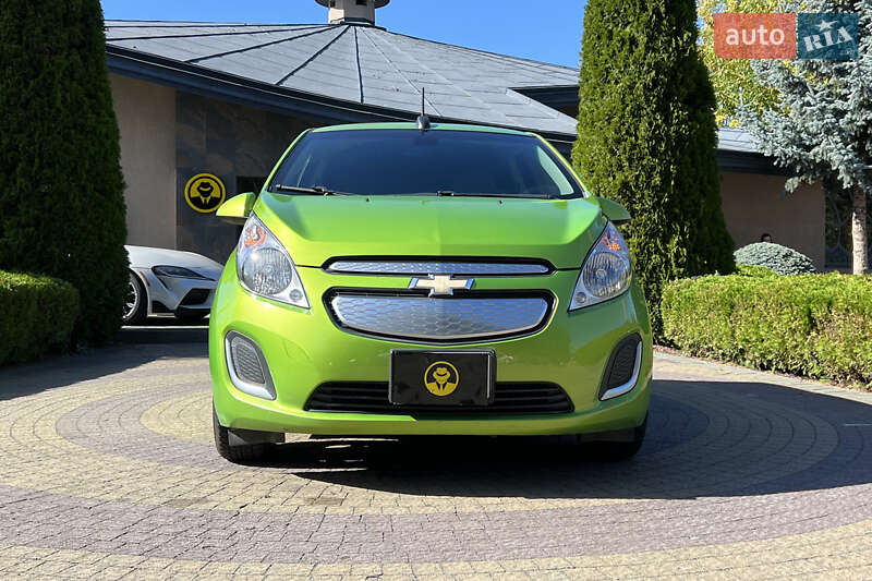 Хэтчбек Chevrolet Spark 2015 в Львове