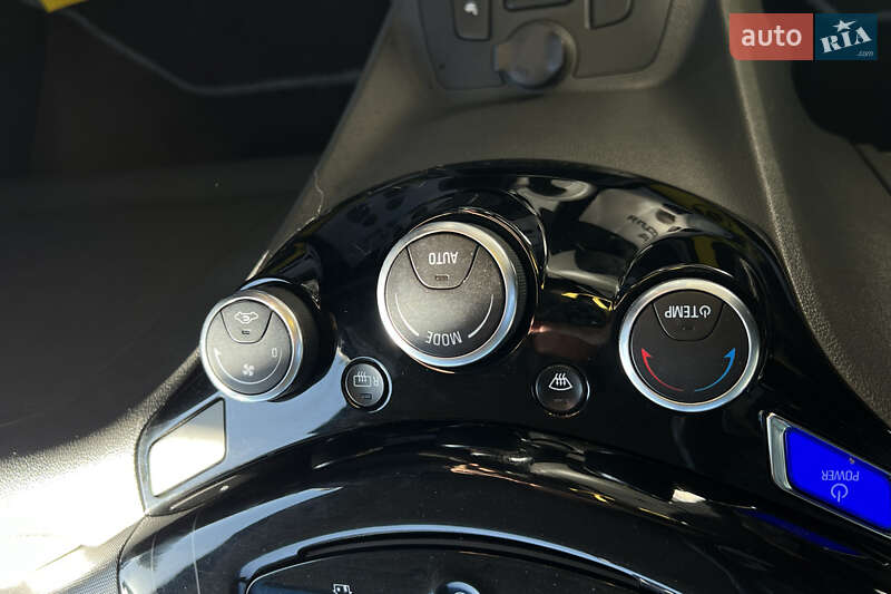 Хэтчбек Chevrolet Spark 2015 в Львове