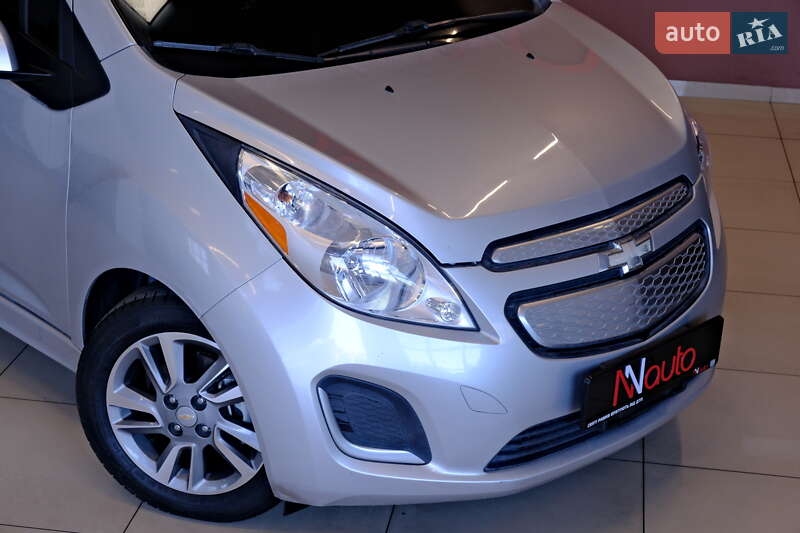 Хэтчбек Chevrolet Spark 2015 в Одессе