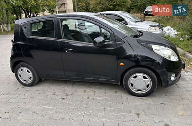 Хетчбек Chevrolet Spark 2011 в 