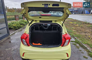 Хэтчбек Chevrolet Spark 2017 в 