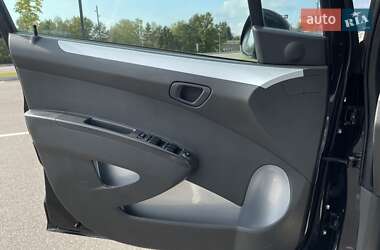 Хэтчбек Chevrolet Spark 2015 в 