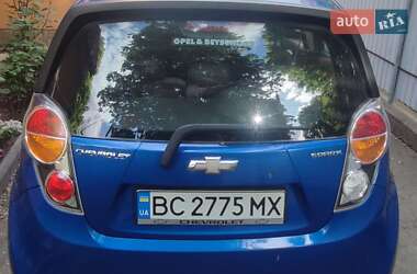 Хетчбек Chevrolet Spark 2010 в 