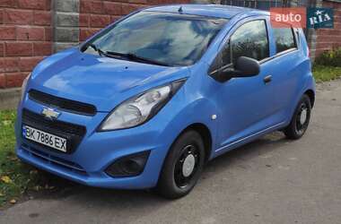 Хэтчбек Chevrolet Spark 2013 в Ровно