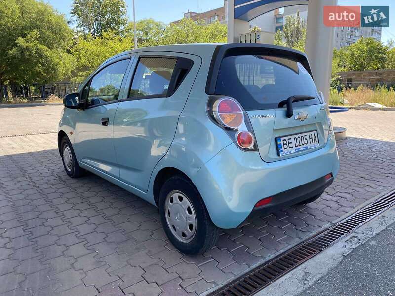 Хетчбек Chevrolet Spark 2010 в Миколаєві