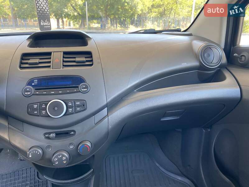 Хетчбек Chevrolet Spark 2010 в Миколаєві