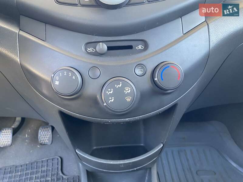 Хетчбек Chevrolet Spark 2010 в Миколаєві