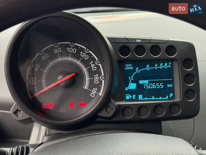 Хетчбек Chevrolet Spark 2013 в Рівному