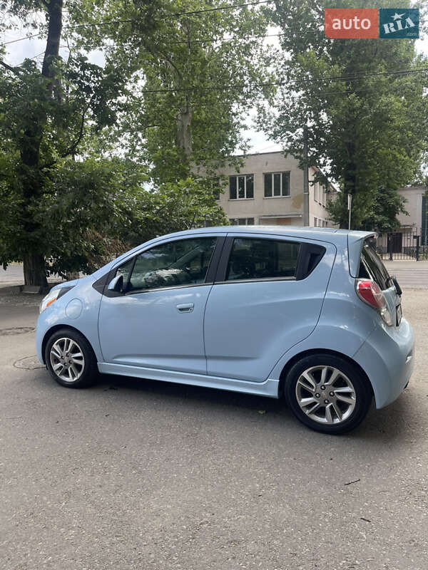 Хэтчбек Chevrolet Spark 2013 в Одессе