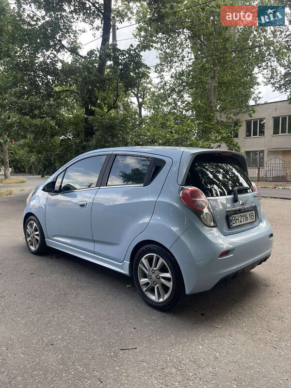 Хэтчбек Chevrolet Spark 2013 в Одессе
