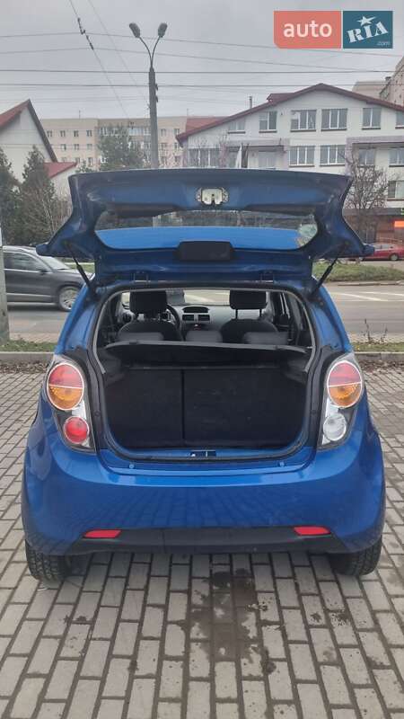 Хэтчбек Chevrolet Spark 2010 в Ивано-Франковске