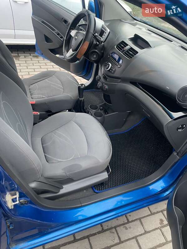 Хэтчбек Chevrolet Spark 2010 в Ивано-Франковске