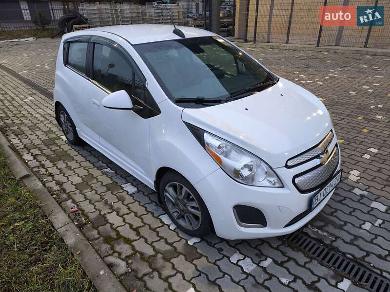 Хетчбек Chevrolet Spark 2016 в Івано-Франківську