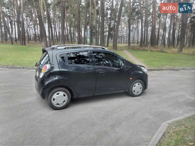 Хэтчбек Chevrolet Spark 2011 в Чернигове