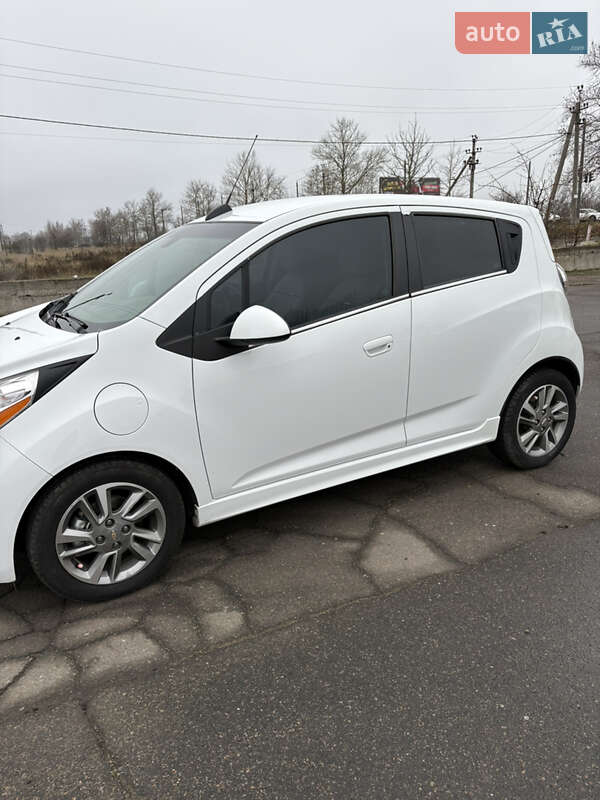 Хэтчбек Chevrolet Spark 2016 в Николаеве