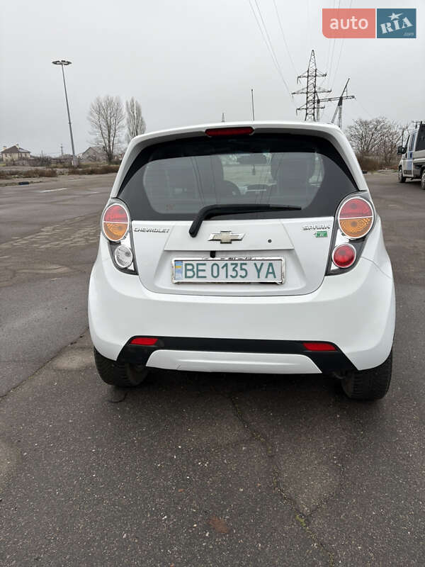 Хэтчбек Chevrolet Spark 2016 в Николаеве