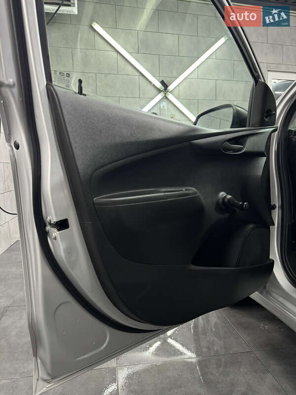 Хэтчбек Chevrolet Spark 2018 в Южноукраинске