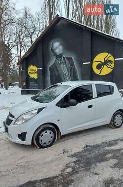 Хэтчбек Chevrolet Spark 2010 в Киеве