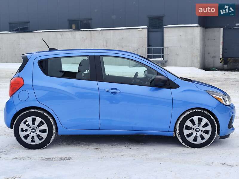 Хэтчбек Chevrolet Spark 2016 в Киеве