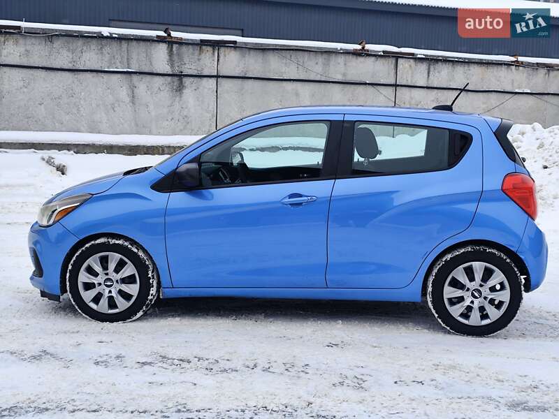 Хэтчбек Chevrolet Spark 2016 в Киеве