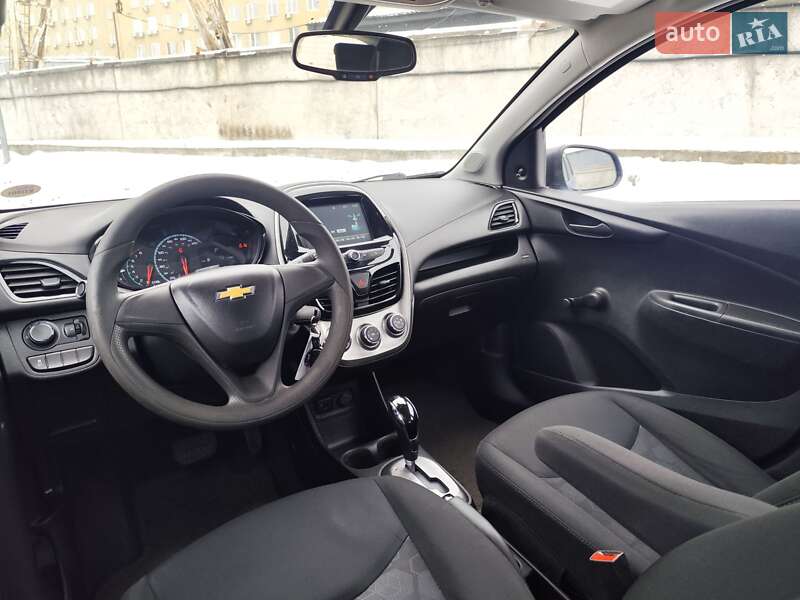 Хэтчбек Chevrolet Spark 2016 в Киеве