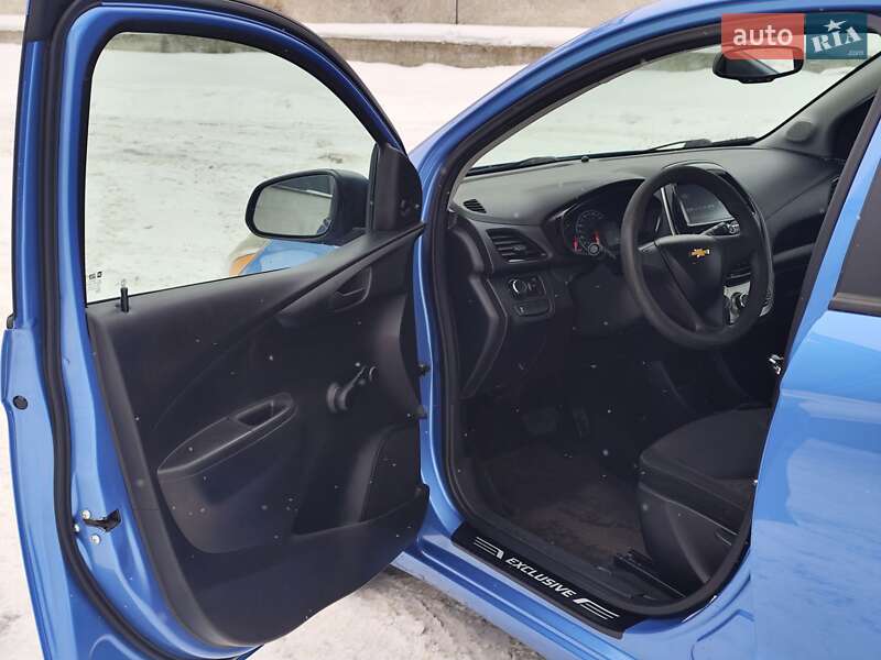 Хэтчбек Chevrolet Spark 2016 в Киеве