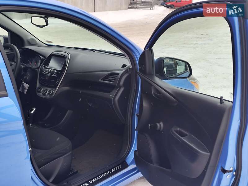 Хэтчбек Chevrolet Spark 2016 в Киеве