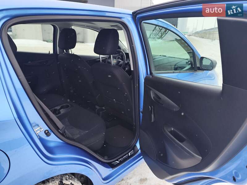 Хэтчбек Chevrolet Spark 2016 в Киеве