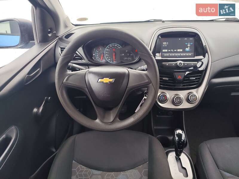 Хэтчбек Chevrolet Spark 2016 в Киеве
