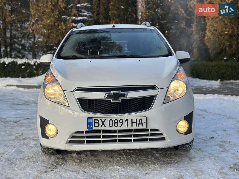 Хэтчбек Chevrolet Spark 2012 в Нетешине