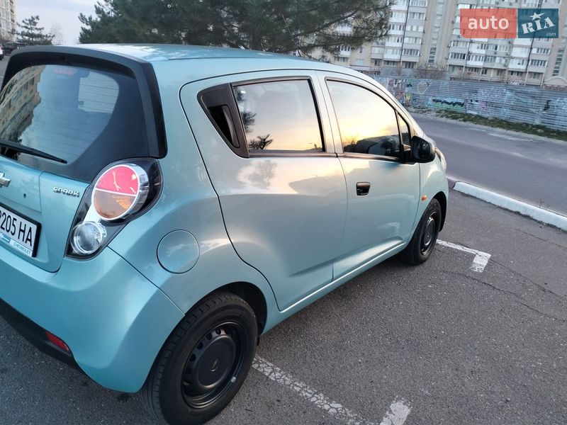 Хэтчбек Chevrolet Spark 2010 в Николаеве