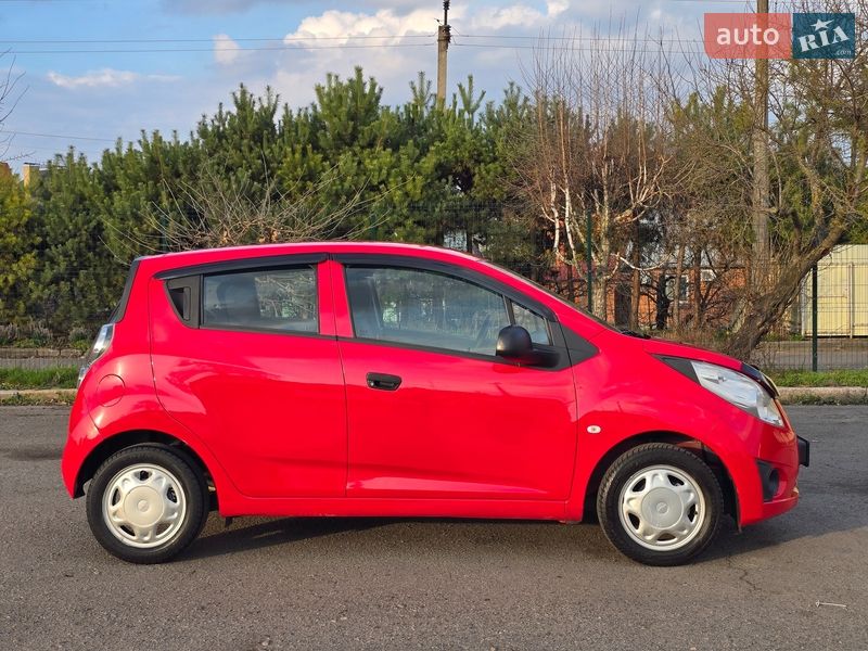 Хэтчбек Chevrolet Spark 2012 в Хмельницком