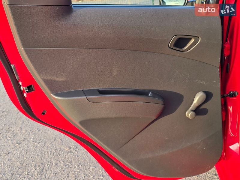 Хэтчбек Chevrolet Spark 2012 в Хмельницком