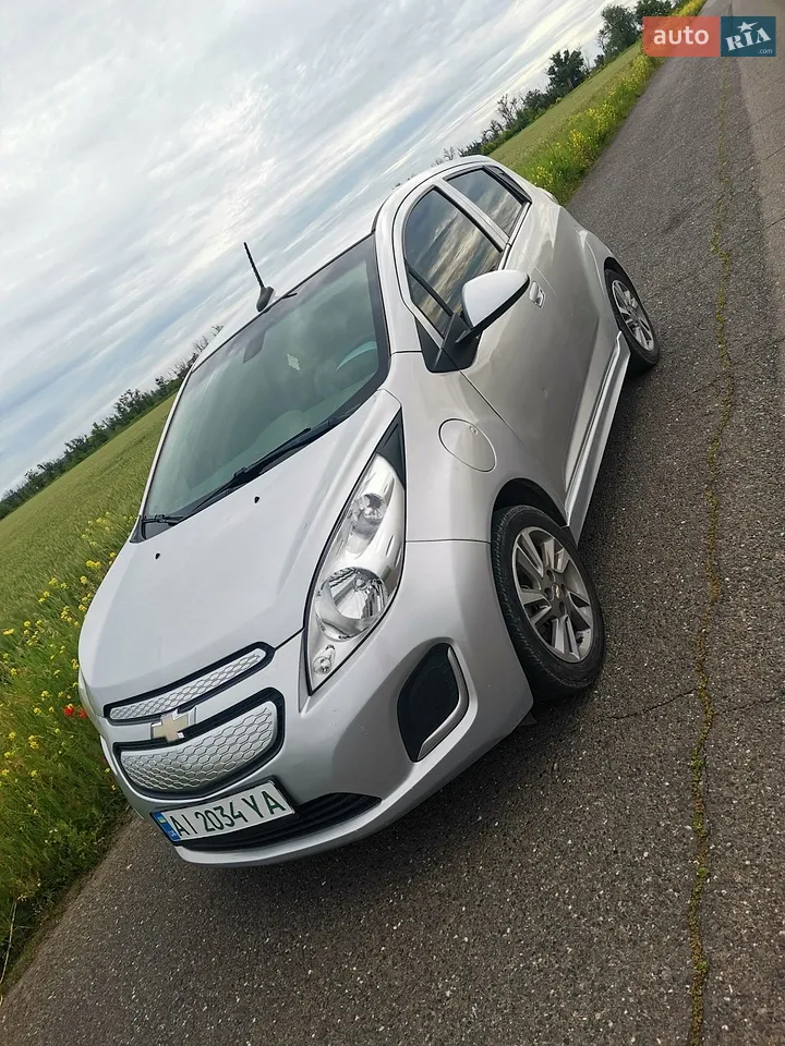 2014 Chevrolet Spark - мініатюра 25