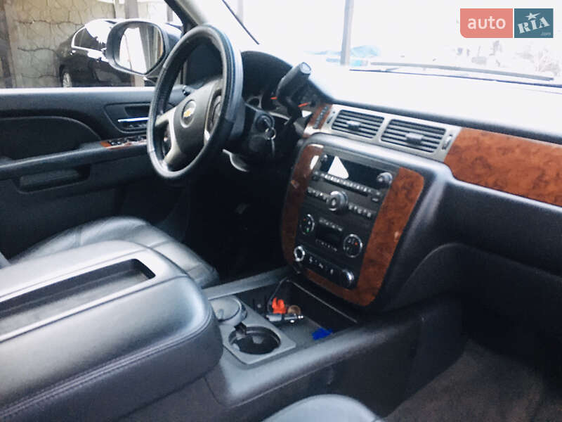 Внедорожник / Кроссовер Chevrolet Suburban 2012 в Борисполе