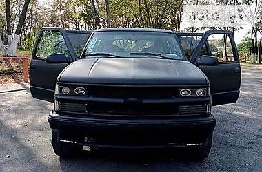Внедорожник / Кроссовер Chevrolet Suburban 1999 в 
