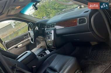 Позашляховик / Кросовер Chevrolet Suburban 2012 в Одесі