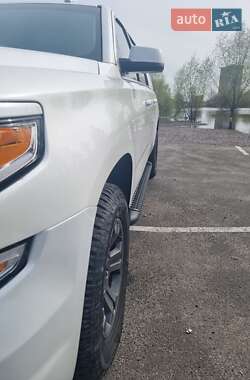 Внедорожник / Кроссовер Chevrolet Suburban 2017 в Киеве