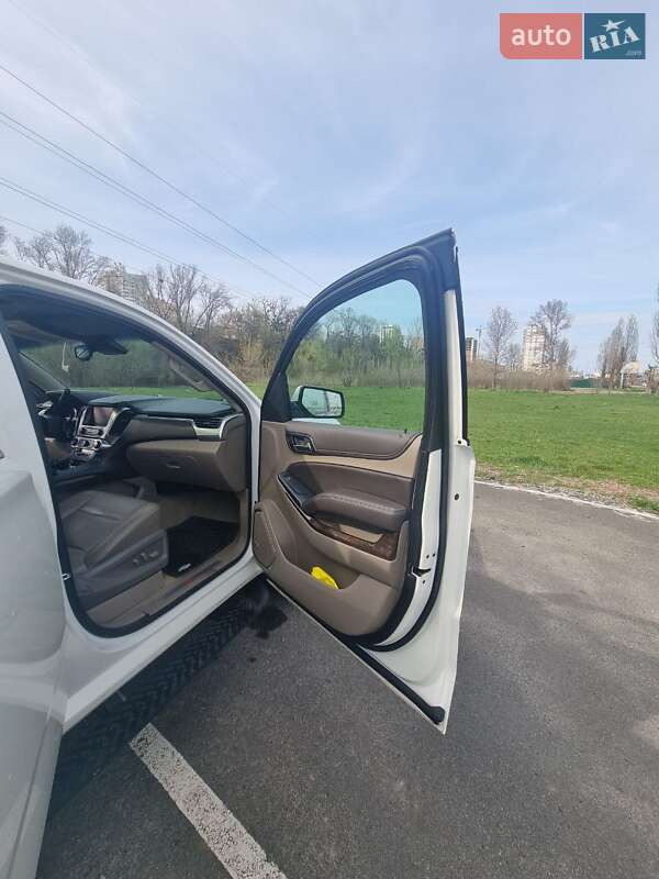 Внедорожник / Кроссовер Chevrolet Suburban 2017 в Киеве фото 45 Внедорожник / Кроссовер Chevrolet Suburban 2017 в Киеве