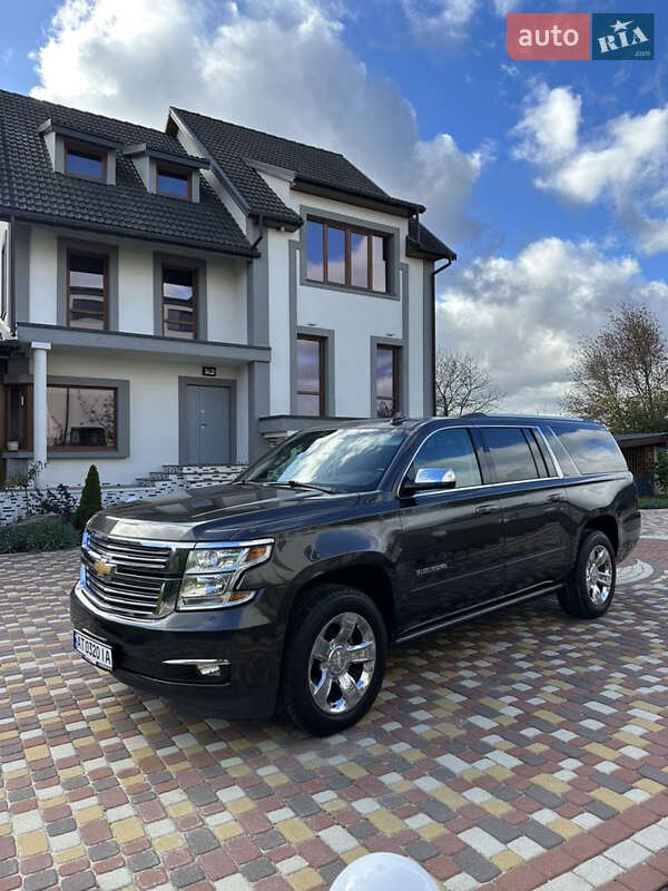 Внедорожник / Кроссовер Chevrolet Suburban 2015 в Калуше