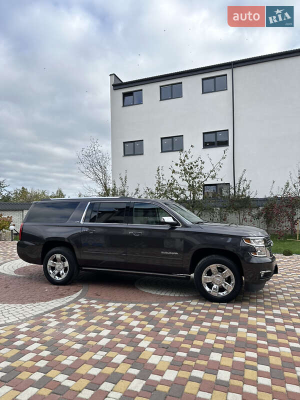 Внедорожник / Кроссовер Chevrolet Suburban 2015 в Калуше