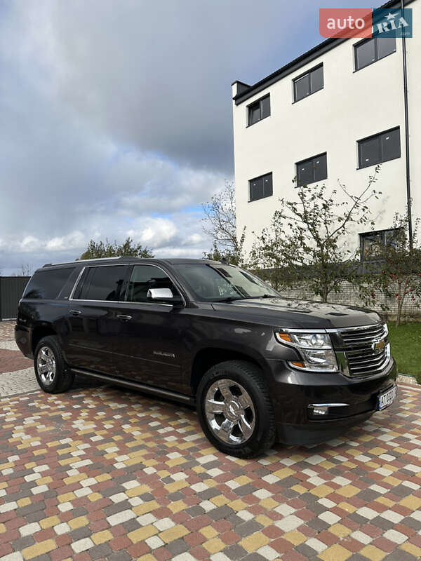 Внедорожник / Кроссовер Chevrolet Suburban 2015 в Калуше