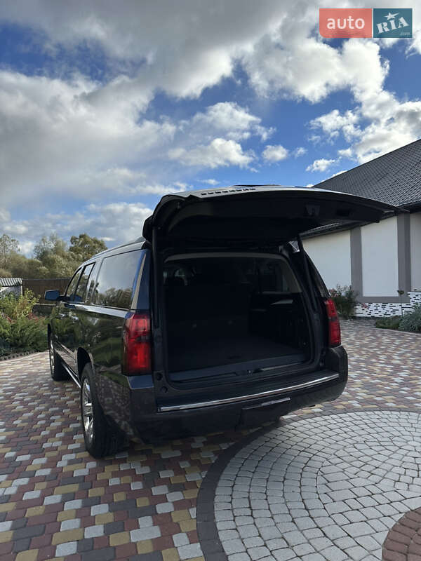 Внедорожник / Кроссовер Chevrolet Suburban 2015 в Калуше